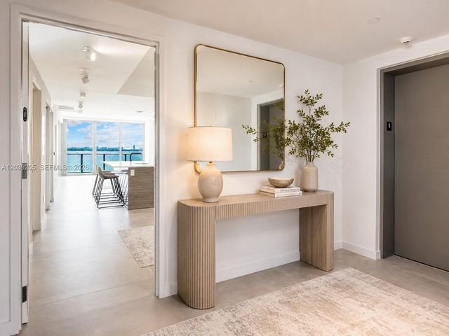 460 NE 28th St 805, Miami, FL 33137