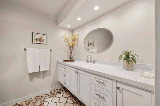 69 Dartmouth Drive, Rancho Mirage, CA 92270