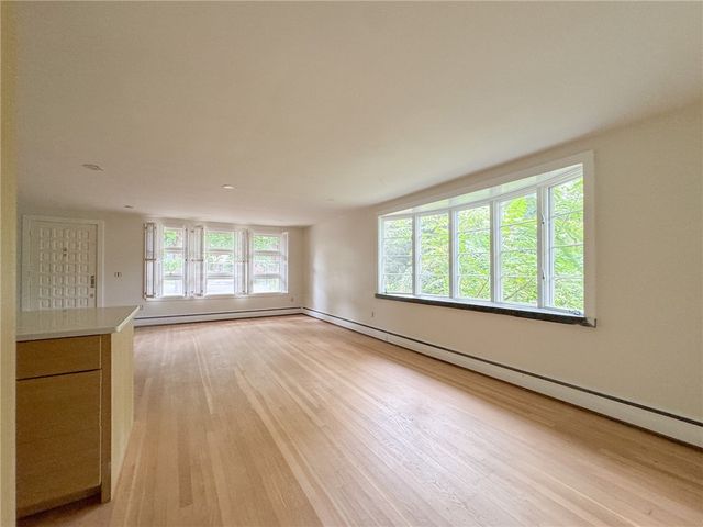 28 Hill Top Drive, Warwick, RI 02818