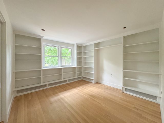 28 Hill Top Drive, Warwick, RI 02818