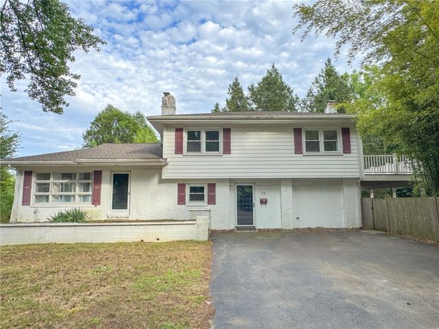 28 Hill Top Drive, Warwick, RI 02818