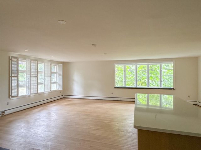 28 Hill Top Drive, Warwick, RI 02818