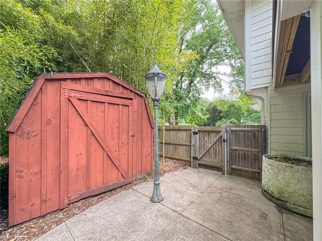 28 Hill Top Drive, Warwick, RI 02818