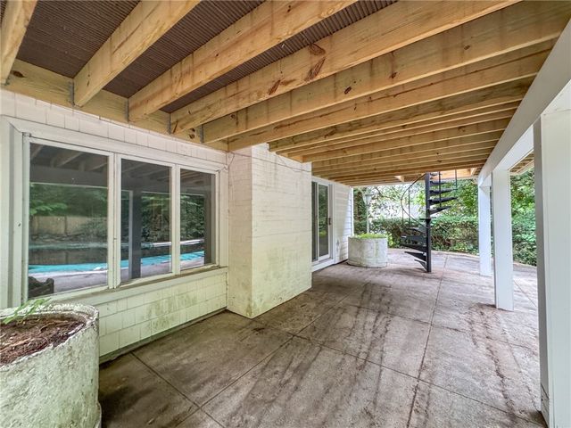 28 Hill Top Drive, Warwick, RI 02818