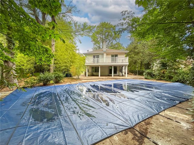 28 Hill Top Drive, Warwick, RI 02818