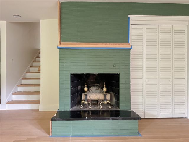 28 Hill Top Drive, Warwick, RI 02818