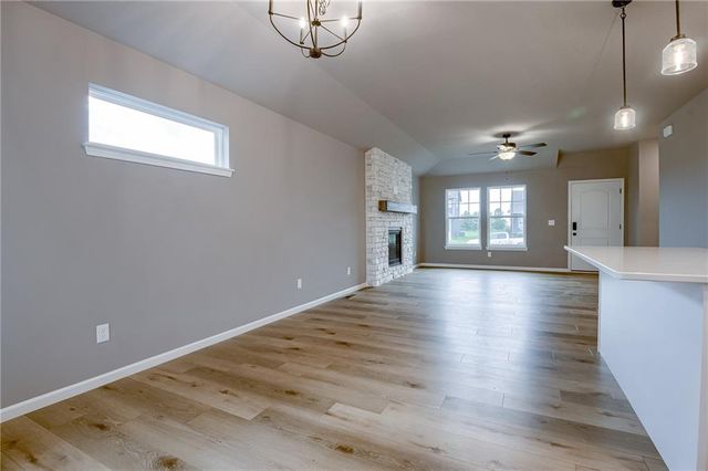 18490 W 205th Terrace, Spring Hill, KS 66083