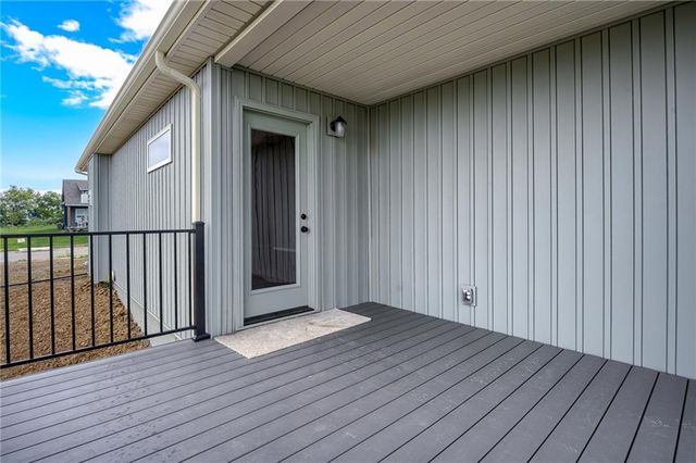 18490 W 205th Terrace, Spring Hill, KS 66083