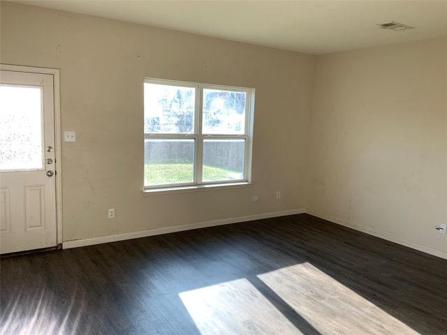 1030 Stanwyck Avenue, Duncanville, TX 75137
