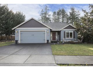 940 HAYES St, Mt Angel, OR 97362