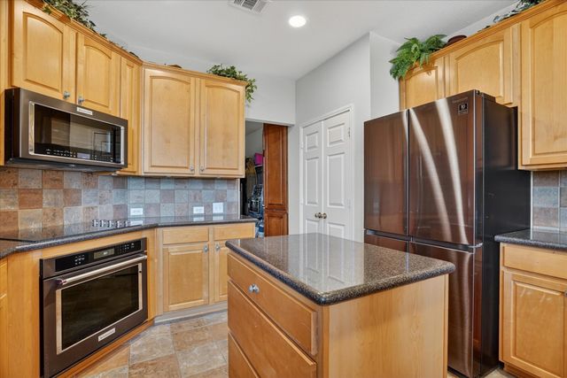5212 Whisper Drive, Fort Worth, TX 76123