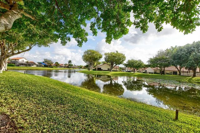 65 Centennial Ct 65, Deerfield Beach, FL 33442