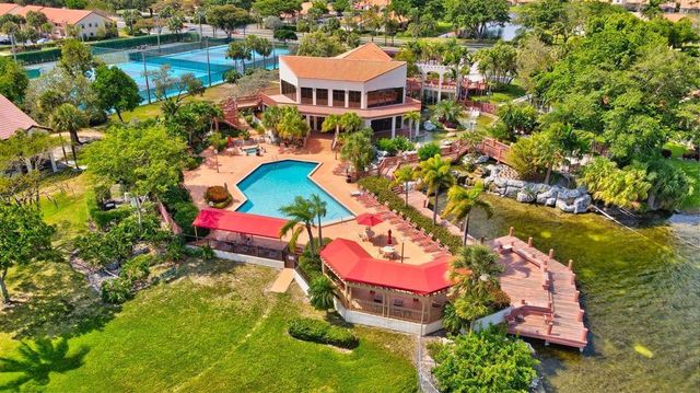 65 Centennial Ct 65, Deerfield Beach, FL 33442