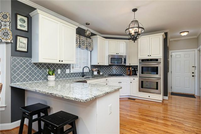 5611 Hedge Brooke Lane NW, Acworth, GA 30101