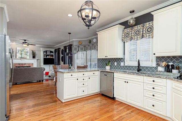 5611 Hedge Brooke Lane NW, Acworth, GA 30101