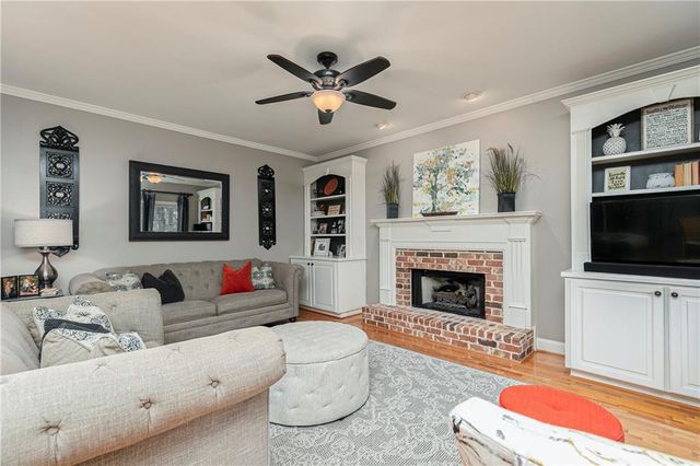 5611 Hedge Brooke Lane NW, Acworth, GA 30101