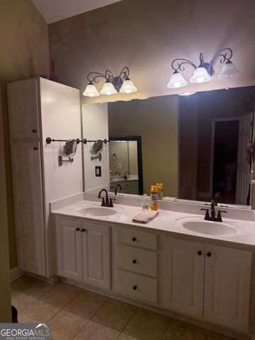 1422 New Holland Circle, Mcdonough, GA 30252