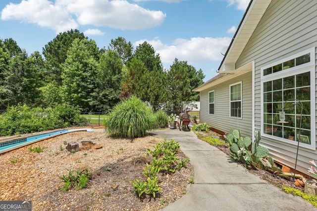 1422 New Holland Circle, Mcdonough, GA 30252