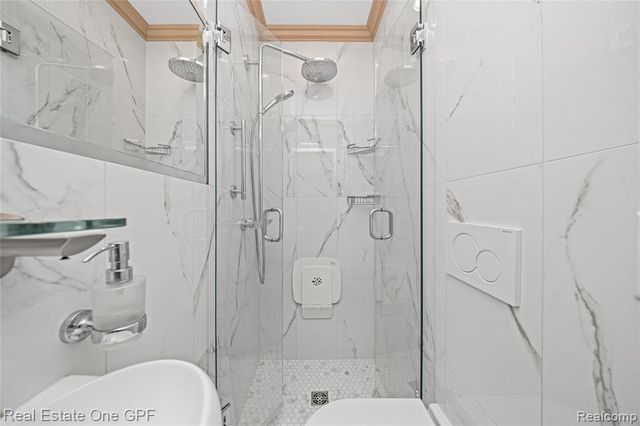 16904 Saint Paul Street, Grosse Pointe, MI 48230