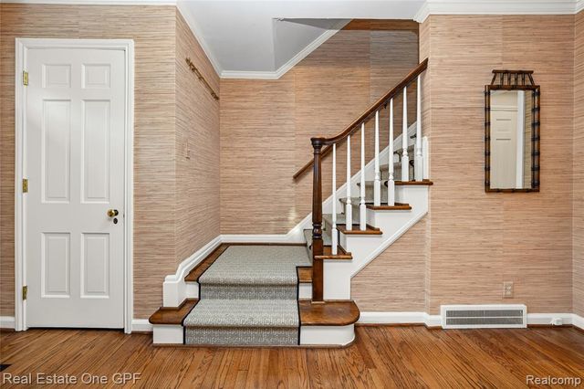 16904 Saint Paul Street, Grosse Pointe, MI 48230