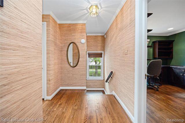 16904 Saint Paul Street, Grosse Pointe, MI 48230