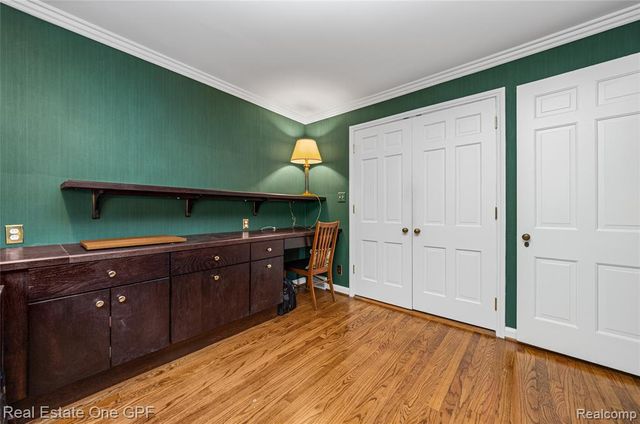 16904 Saint Paul Street, Grosse Pointe, MI 48230