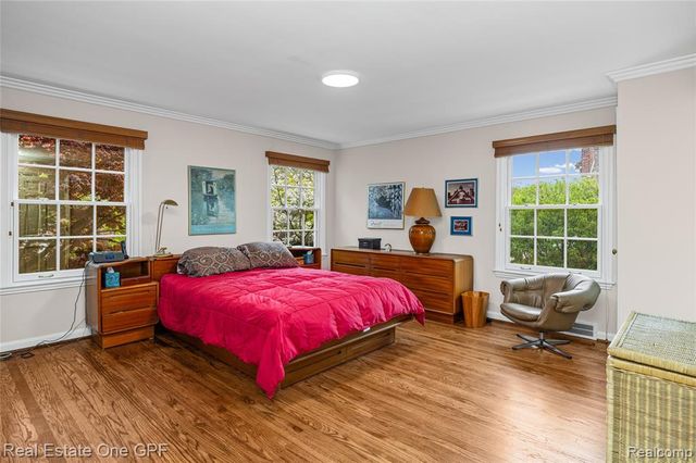 16904 Saint Paul Street, Grosse Pointe, MI 48230