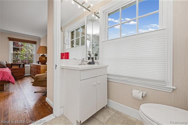 16904 Saint Paul Street, Grosse Pointe, MI 48230