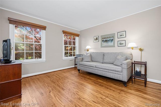 16904 Saint Paul Street, Grosse Pointe, MI 48230
