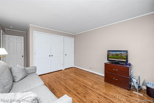 16904 Saint Paul Street, Grosse Pointe, MI 48230