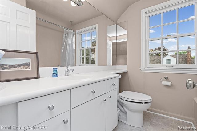16904 Saint Paul Street, Grosse Pointe, MI 48230