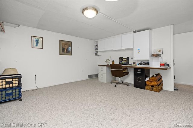 16904 Saint Paul Street, Grosse Pointe, MI 48230