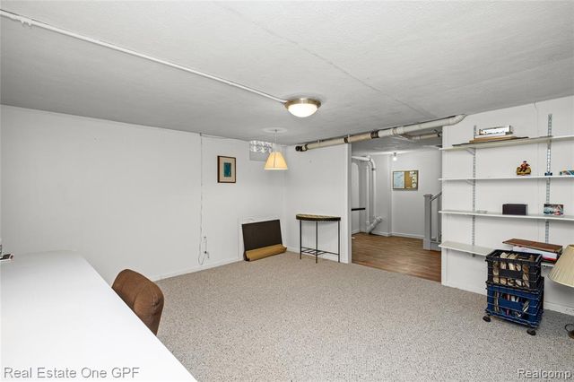 16904 Saint Paul Street, Grosse Pointe, MI 48230