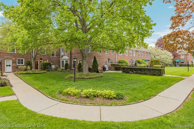 16904 Saint Paul Street, Grosse Pointe, MI 48230