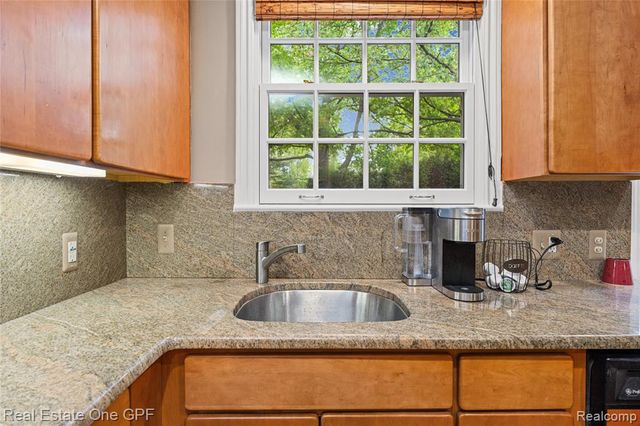 16904 Saint Paul Street, Grosse Pointe, MI 48230