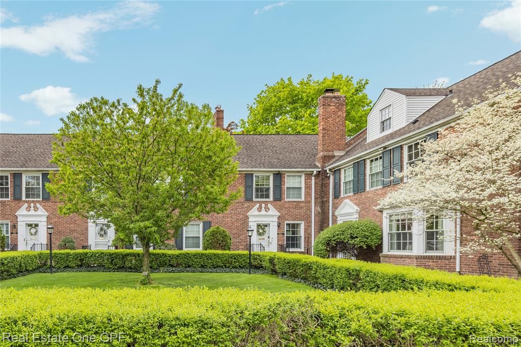16904 Saint Paul Street, Grosse Pointe, MI 48230