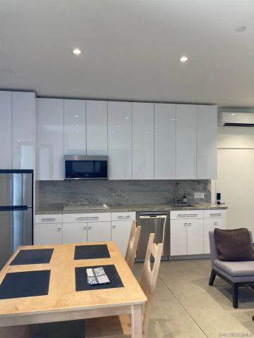 339 S Granados 2, Solana Beach, CA 92075