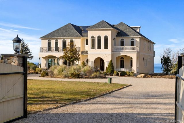 3172 Sound Avenue, Riverhead, NY 11901