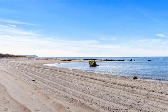 3172 Sound Avenue, Riverhead, NY 11901