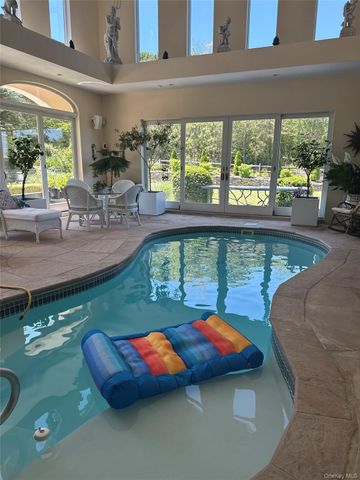 3172 Sound Avenue, Riverhead, NY 11901