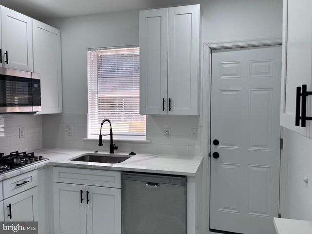 2711 N RINGGOLD ST, Philadelphia, PA 19132