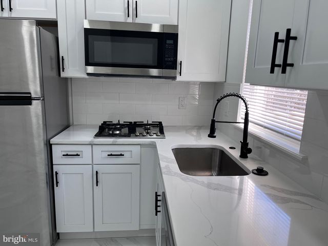 2711 N RINGGOLD ST, Philadelphia, PA 19132