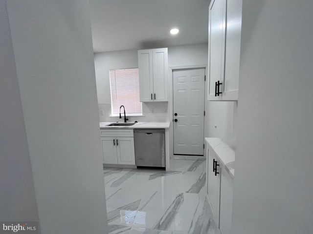 2711 N RINGGOLD ST, Philadelphia, PA 19132