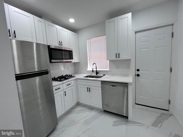 2711 N RINGGOLD ST, Philadelphia, PA 19132