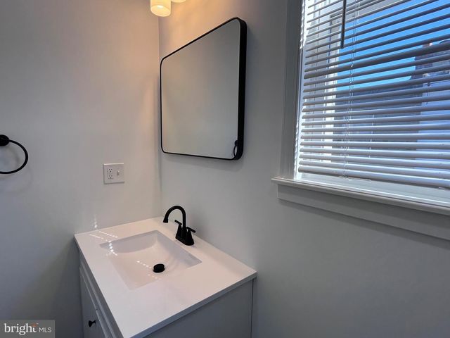 2711 N RINGGOLD ST, Philadelphia, PA 19132