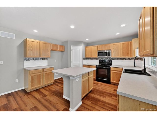 1616 104th Avenue Pl, Greeley, CO 80634