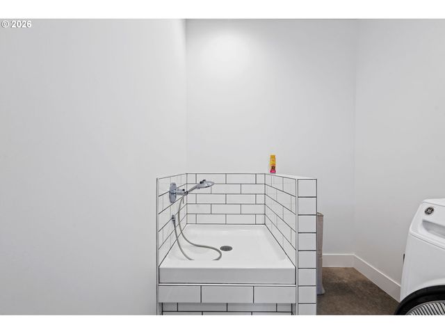 280 E 5TH Ave, Cannon Beach, OR 97110