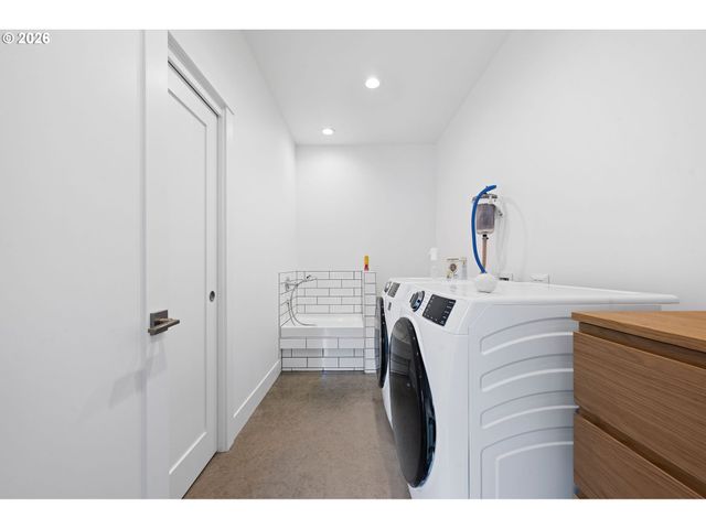 280 E 5TH Ave, Cannon Beach, OR 97110