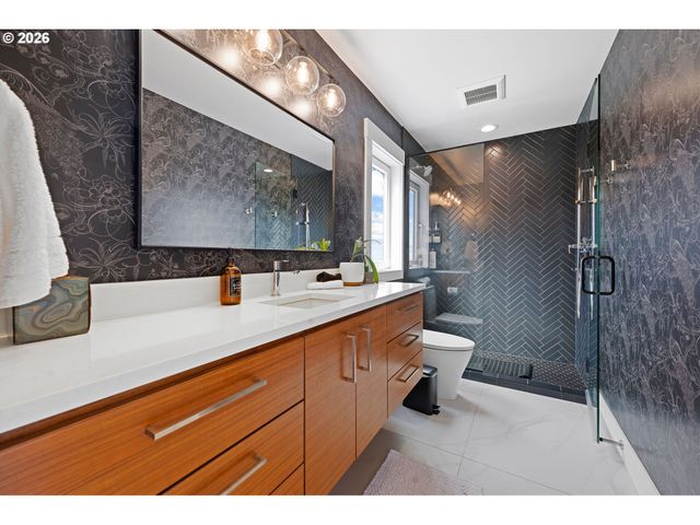280 E 5TH Ave, Cannon Beach, OR 97110