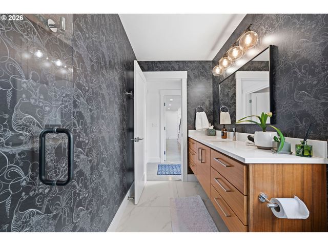 280 E 5TH Ave, Cannon Beach, OR 97110